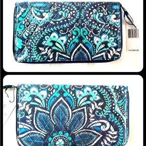 Vera Bradley NWT personal travel, organizer